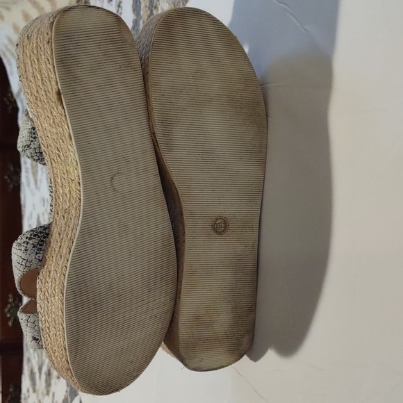 Chinese Laundry Snake Skin platform Sandals - Picture 4 of 9